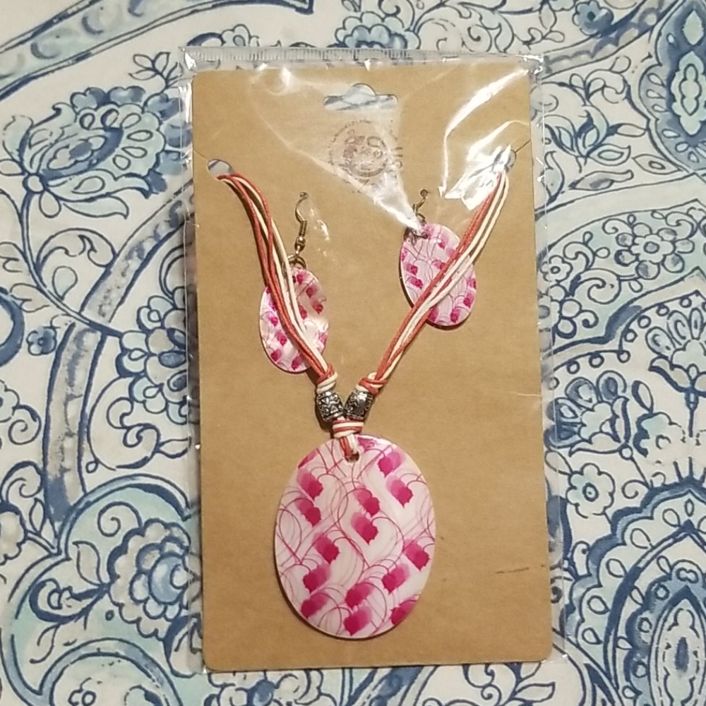 NWT Pink Shell Style Necklace and Earring Set